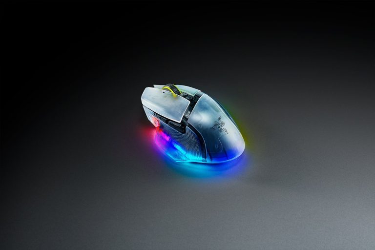 بررسی Razer Basilisk V3 Pro 35K Phantom؛ ماوس گیمینگ حرفه‌ای سفید