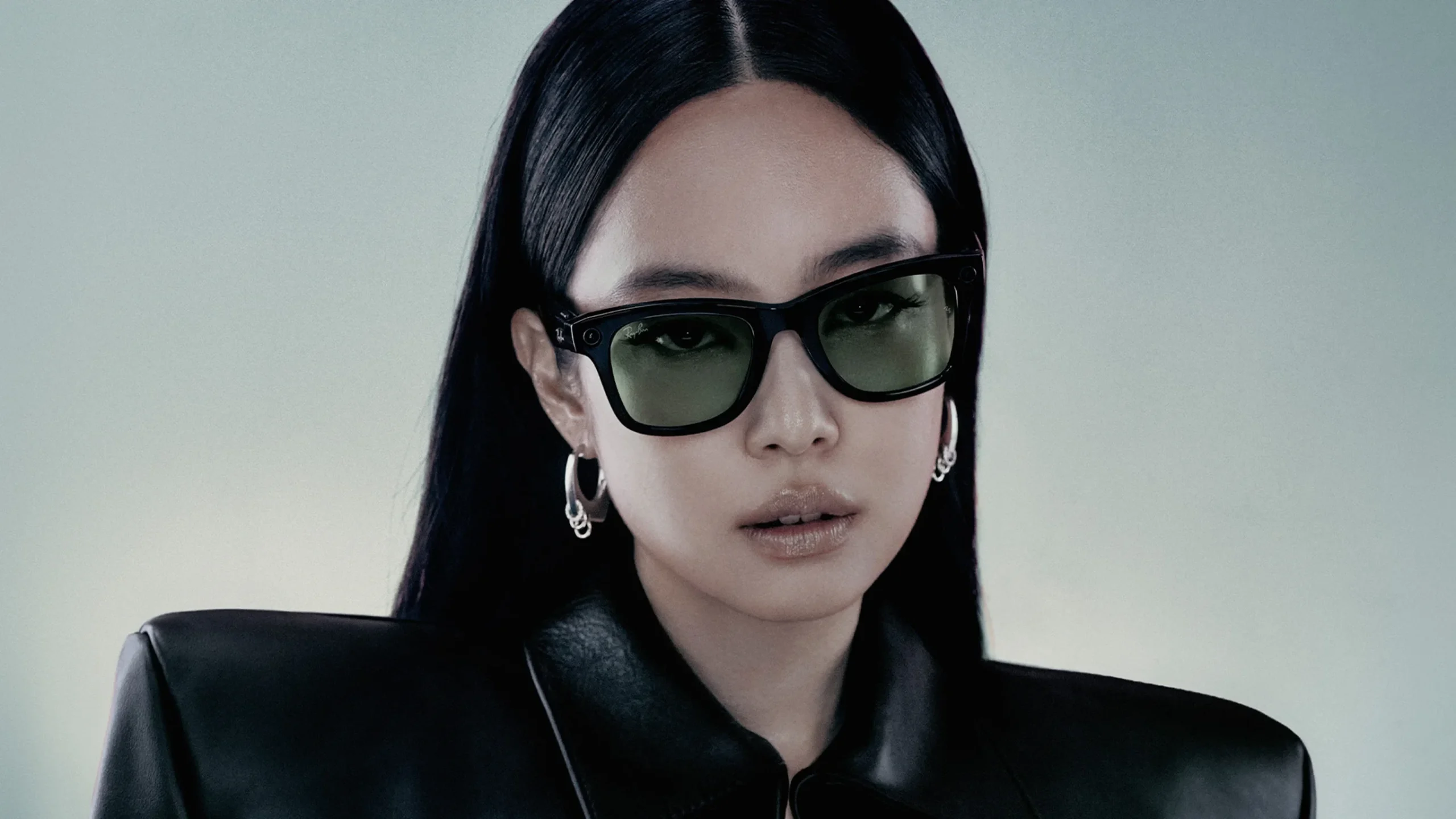 RAY-BAN META Wayfarer- GEN 2 Shiny Black Clear to Graphite Green Transitions Size 53