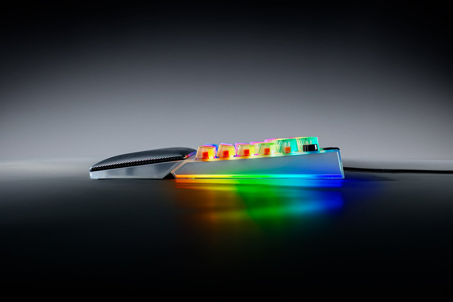 Razer BlackWidow V4 75% Phantom White Edition